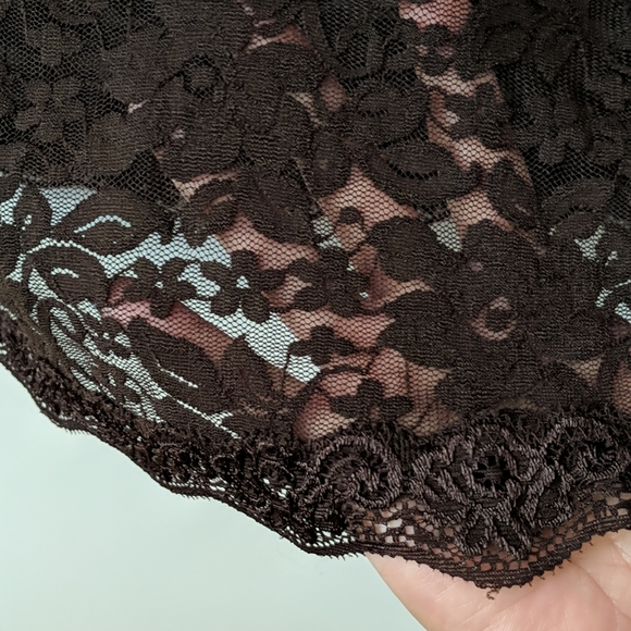 ❄️ 3/$25 Brown Stretchy Floral Lace Top - Picture 3 of 4